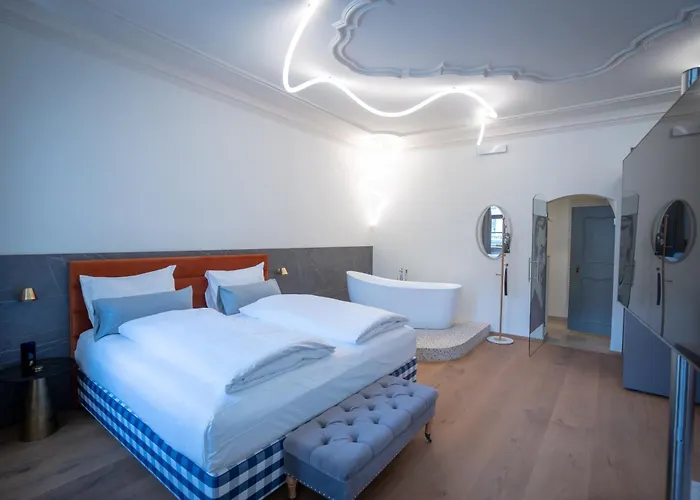 Maxim By Elias Holl 5*